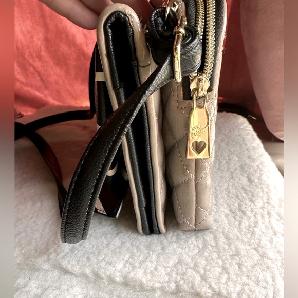 Betsey Johnson Quilted Bow Purse - Picture 7 of 10